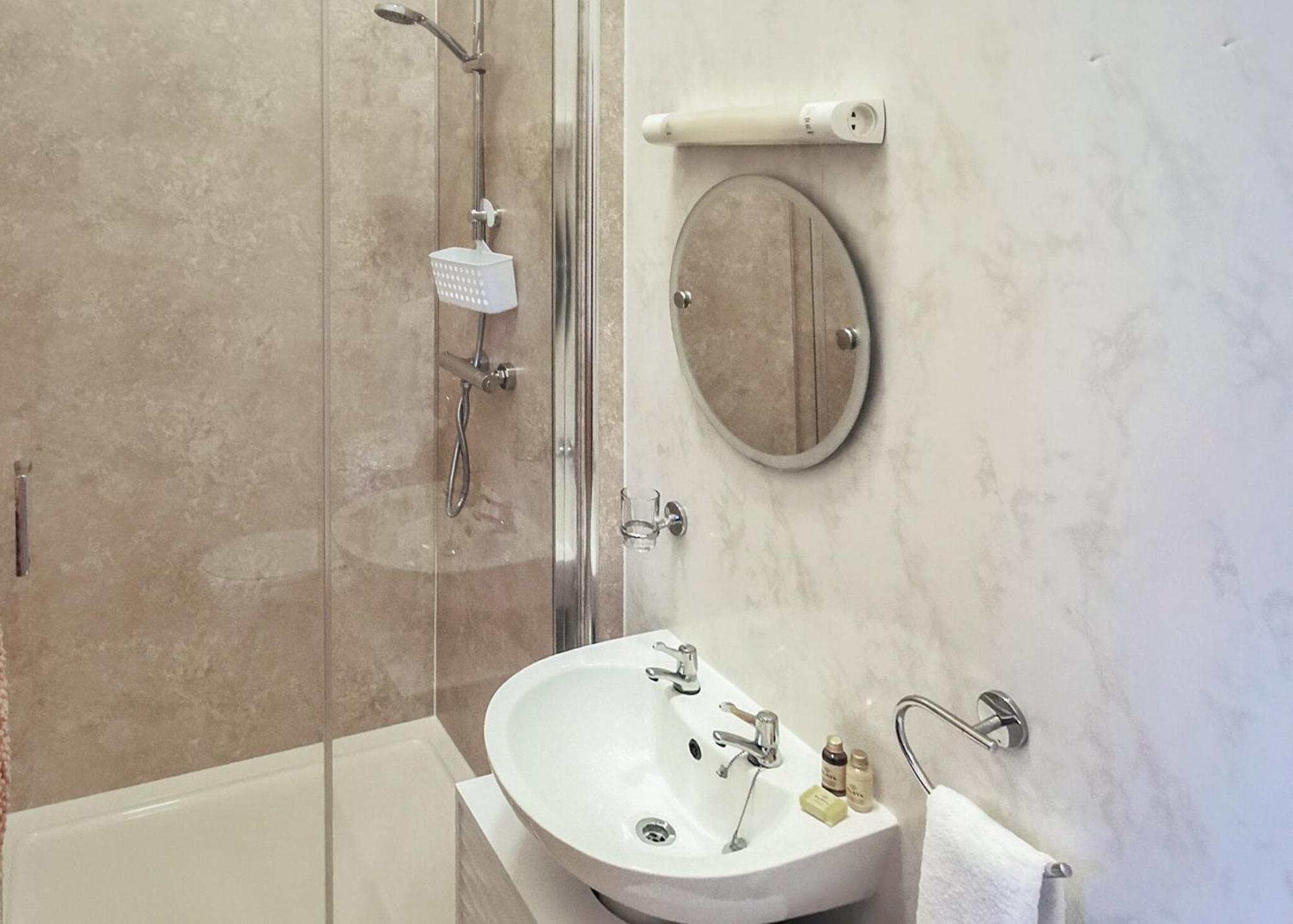 Grondre Holiday Park Clynderwen Екстериор снимка